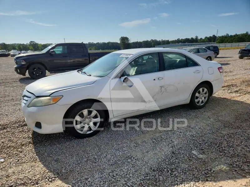 2011 Toyota CAMRY фото
