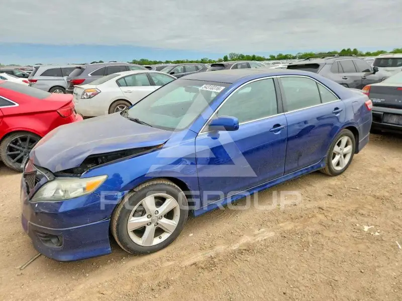 2011 Toyota CAMRY photo