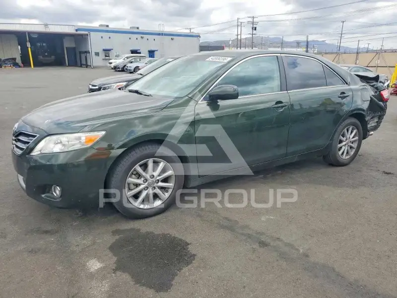 2011 Toyota CAMRY photo