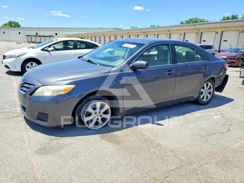 2011 Toyota CAMRY фото