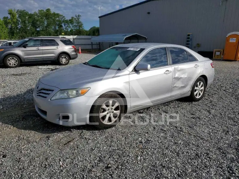 2011 Toyota CAMRY фото