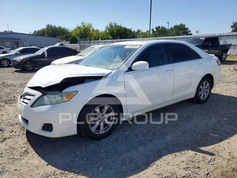 2011 Toyota CAMRY фото