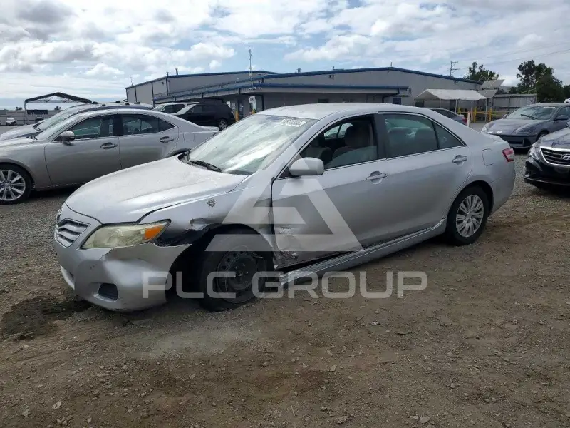 2011 Toyota CAMRY фото