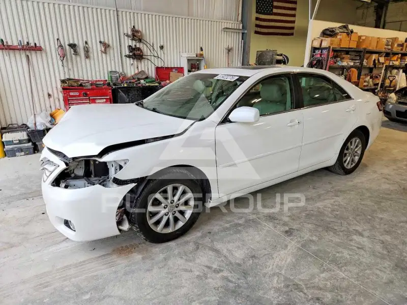 2011 Toyota CAMRY photo