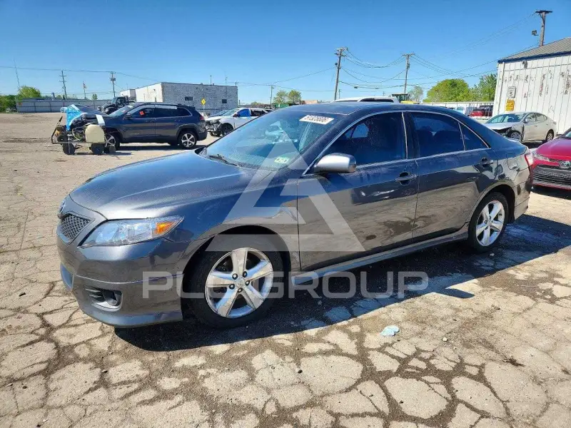 2011 Toyota CAMRY фото