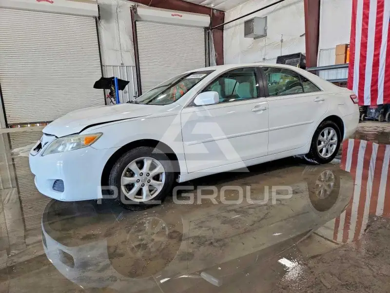 2011 Toyota CAMRY photo