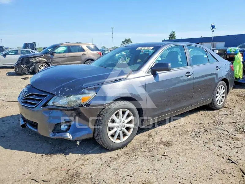 2011 Toyota CAMRY фото