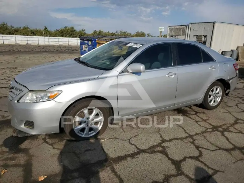 2011 Toyota CAMRY фото