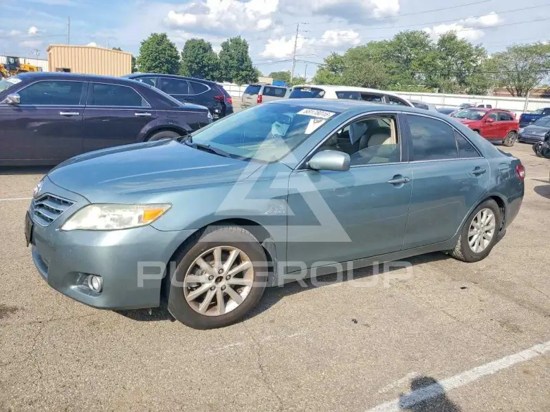 2011 Toyota CAMRY фото
