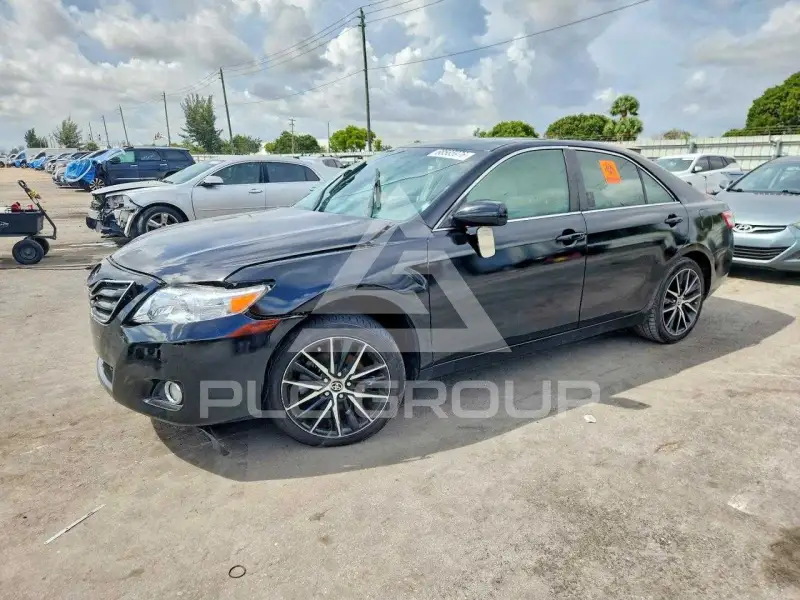 2011 Toyota CAMRY фото