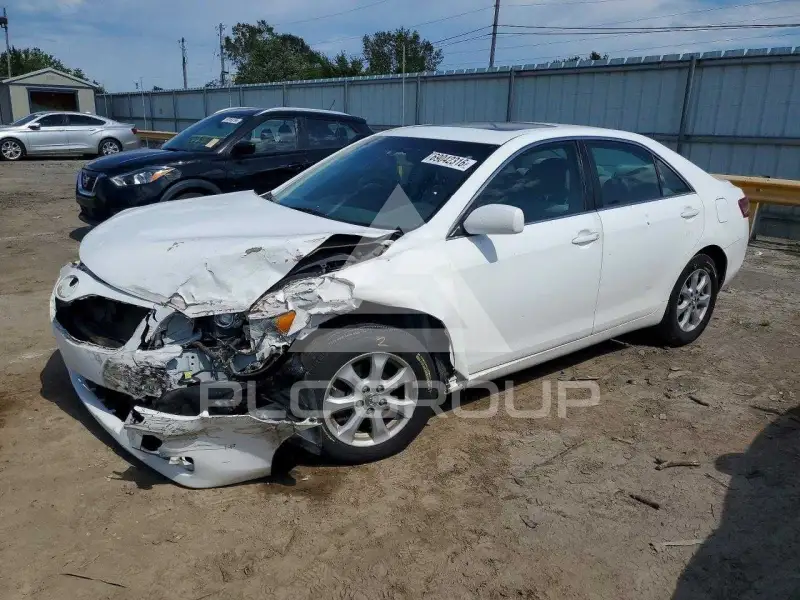 2011 Toyota CAMRY фото
