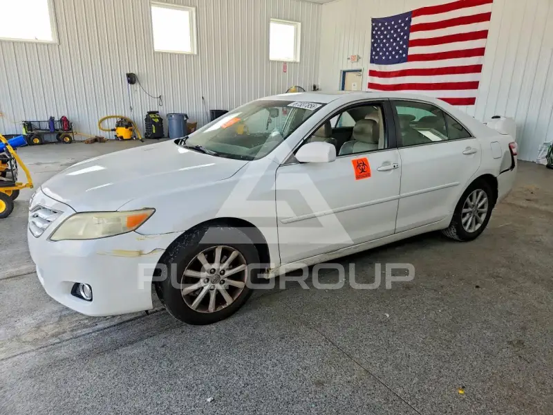 2011 Toyota CAMRY фото