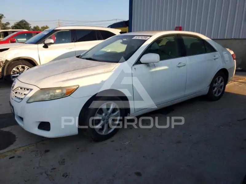2011 Toyota CAMRY фото