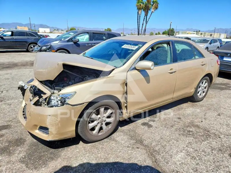 2011 Toyota CAMRY фото