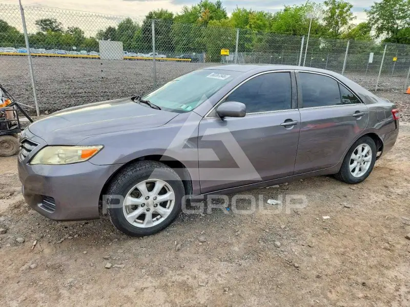 2011 Toyota CAMRY photo
