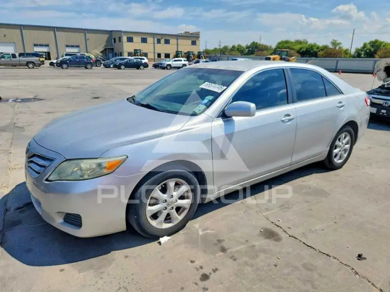 2011 Toyota CAMRY фото