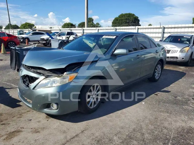 2011 Toyota CAMRY photo