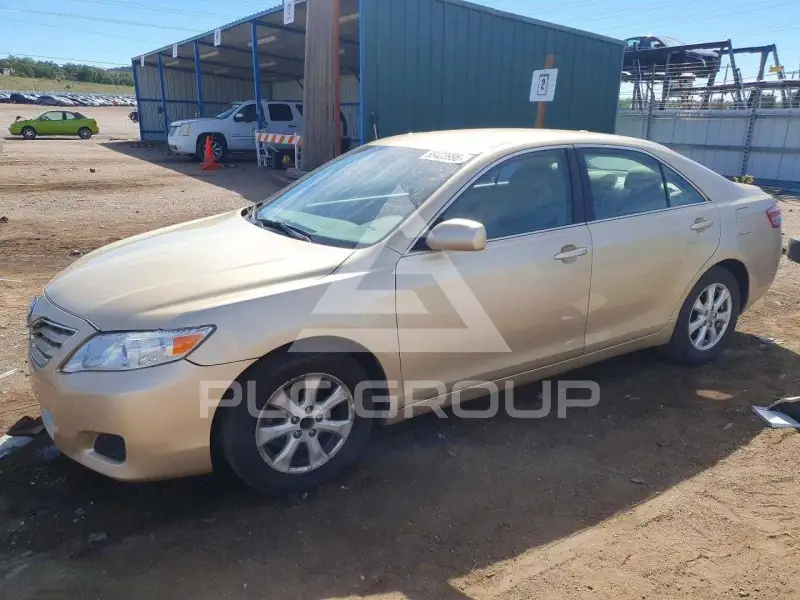 2011 Toyota CAMRY фото