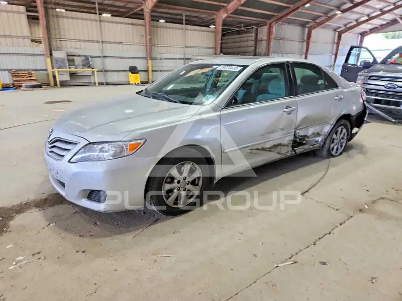 2011 Toyota CAMRY фото