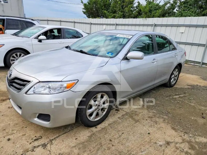 2011 Toyota CAMRY фото