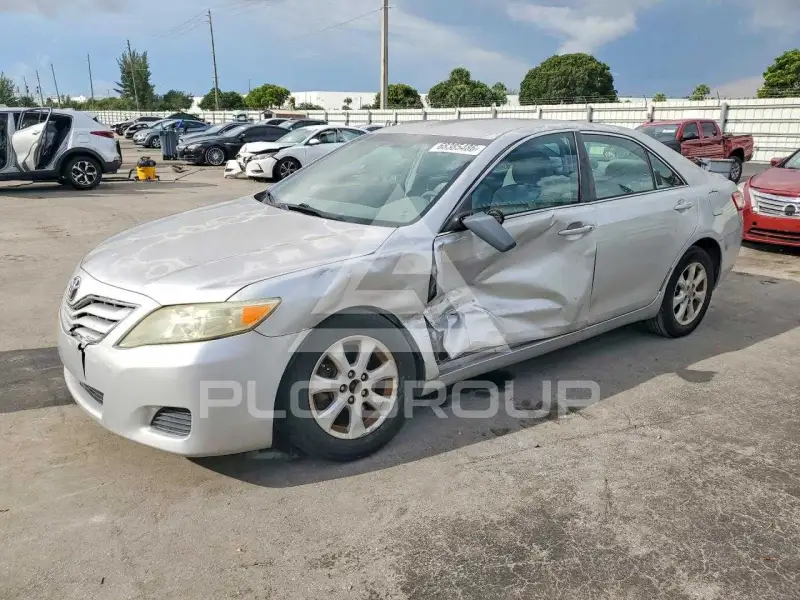 2011 Toyota CAMRY photo