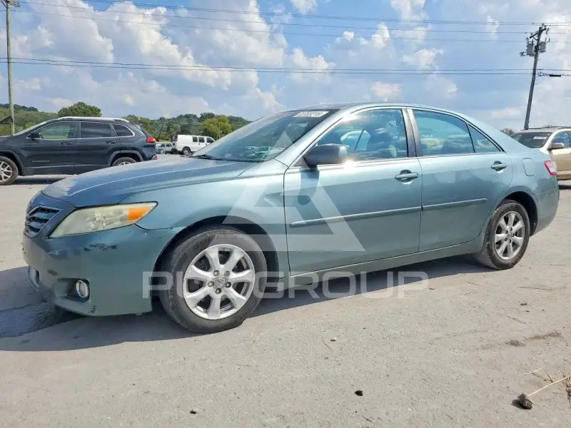 2011 Toyota CAMRY фото