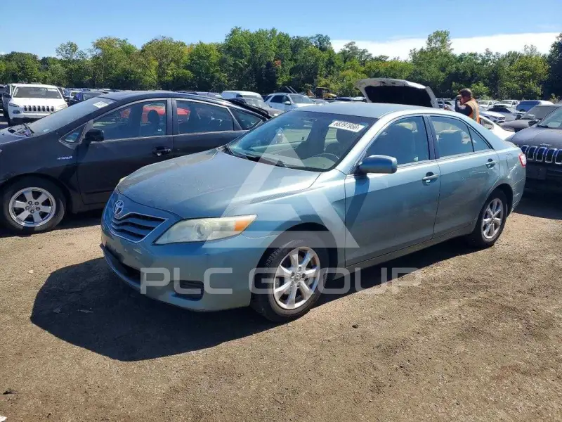 2011 Toyota CAMRY photo