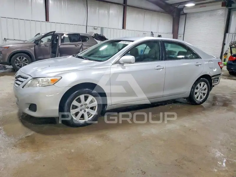 2011 Toyota CAMRY фото