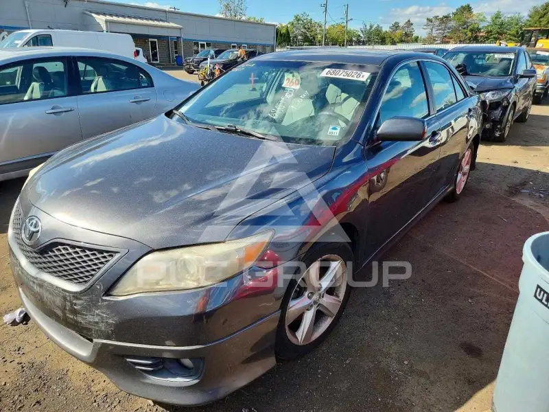 2011 Toyota CAMRY photo