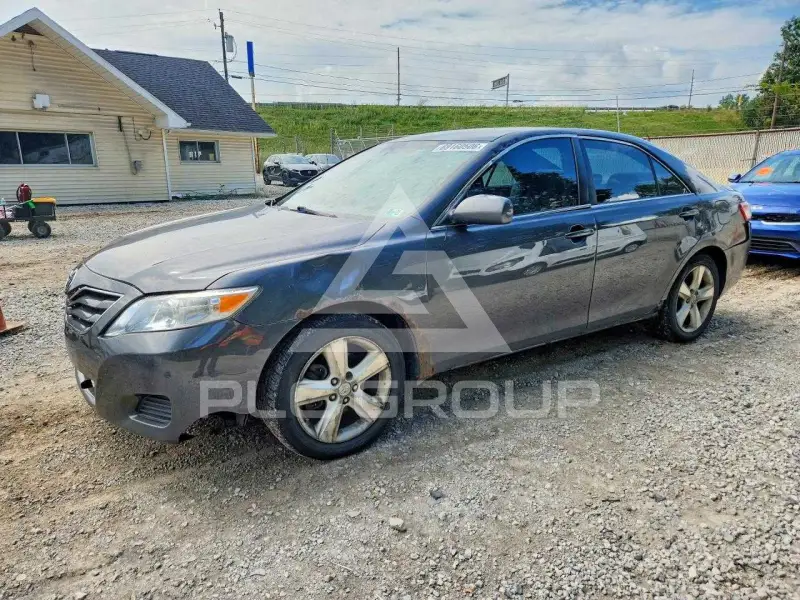 2011 Toyota CAMRY фото