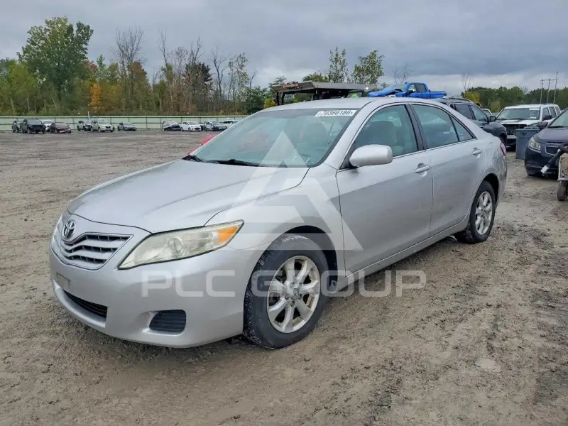 2011 Toyota CAMRY фото