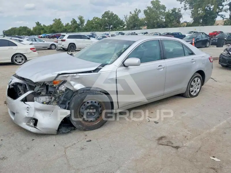 2011 Toyota CAMRY фото