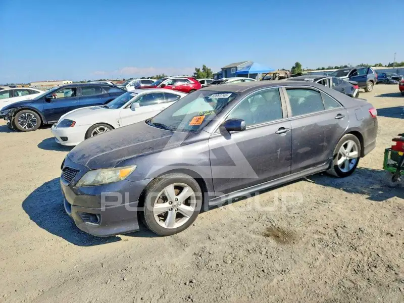 2011 Toyota CAMRY фото