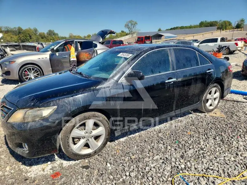 2011 Toyota CAMRY фото