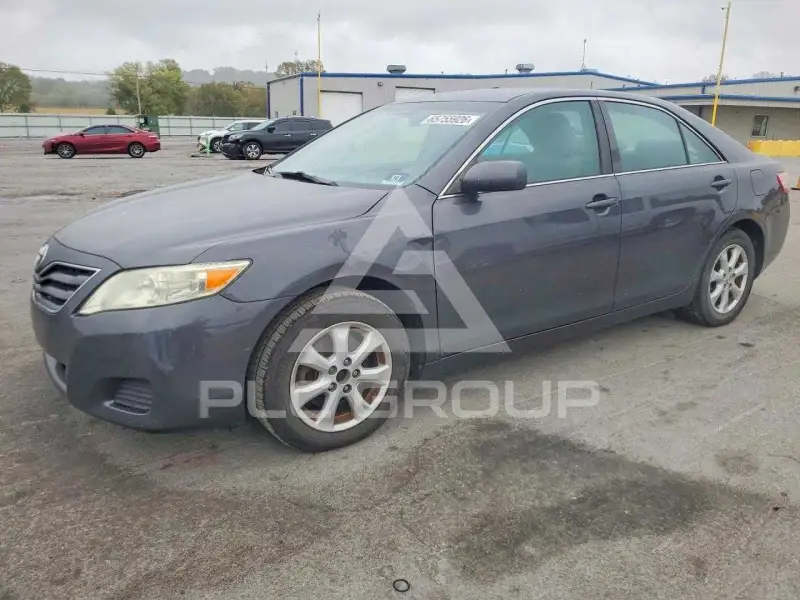 2011 Toyota CAMRY фото