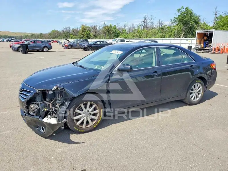 2011 Toyota CAMRY photo