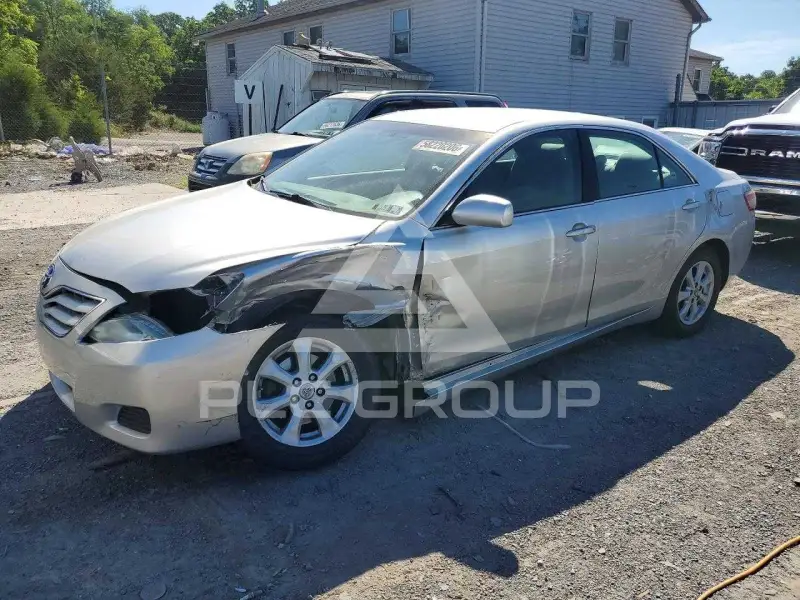 2011 Toyota CAMRY фото