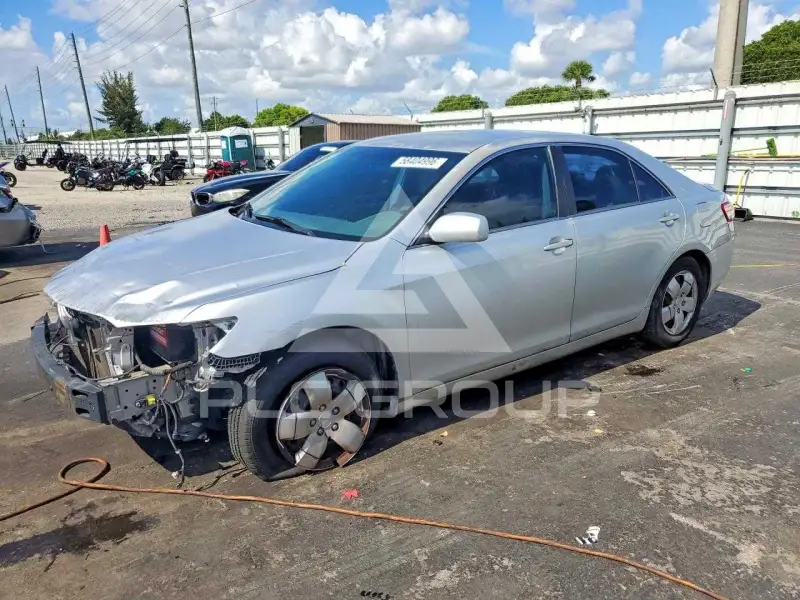 2011 Toyota CAMRY фото