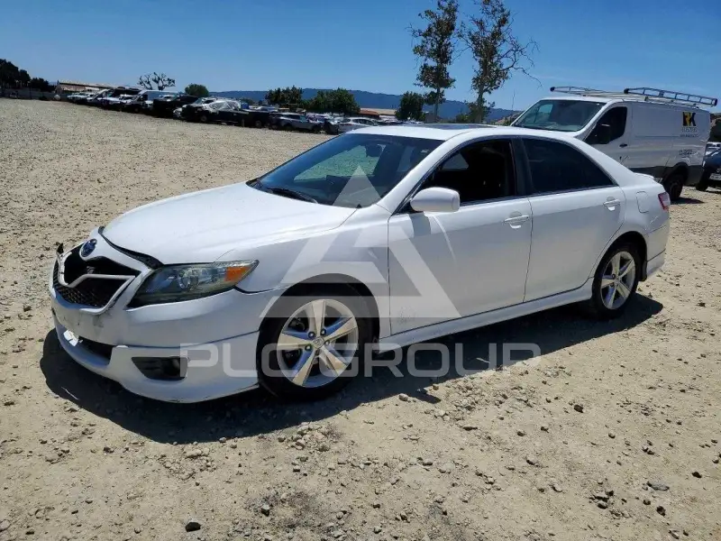 2011 Toyota CAMRY фото