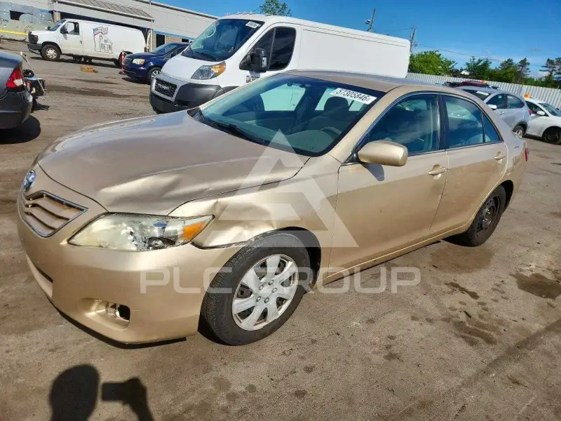 2011 Toyota CAMRY фото