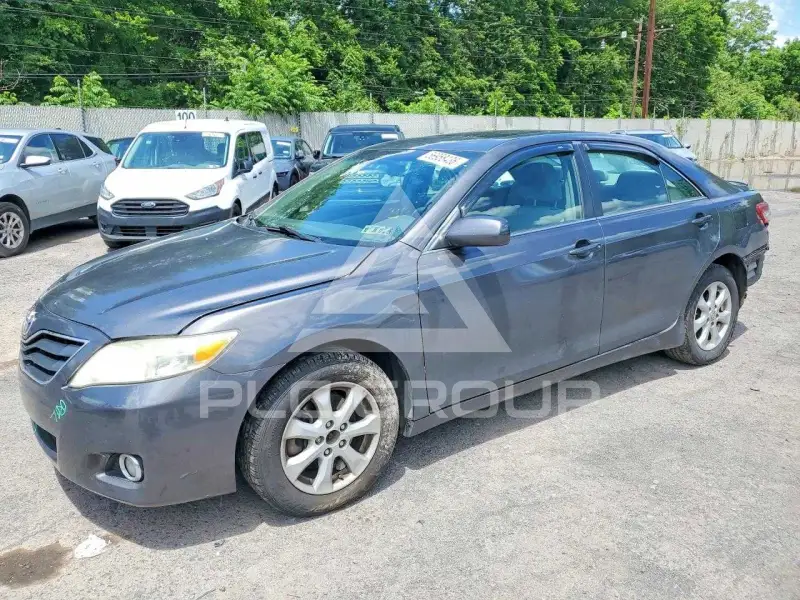 2011 Toyota CAMRY фото