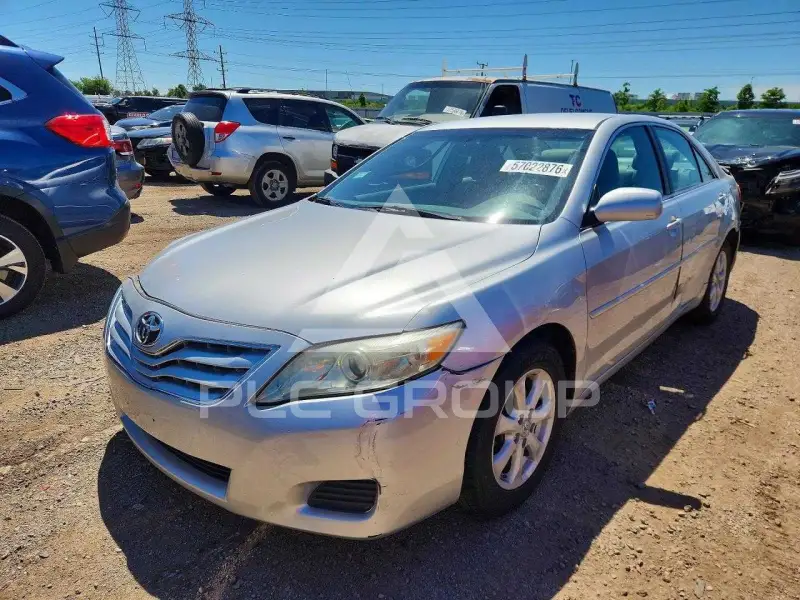 2011 Toyota CAMRY фото