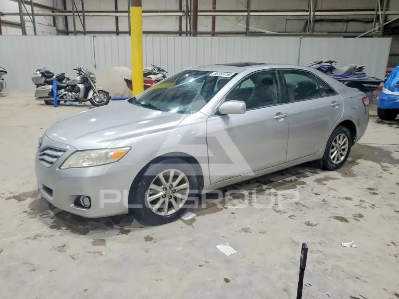 2011 Toyota CAMRY фото