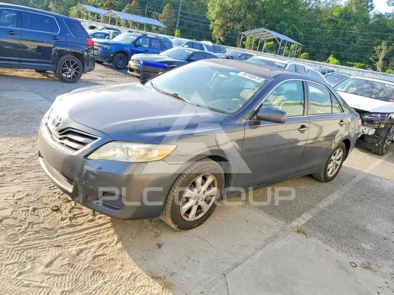 2011 Toyota CAMRY фото