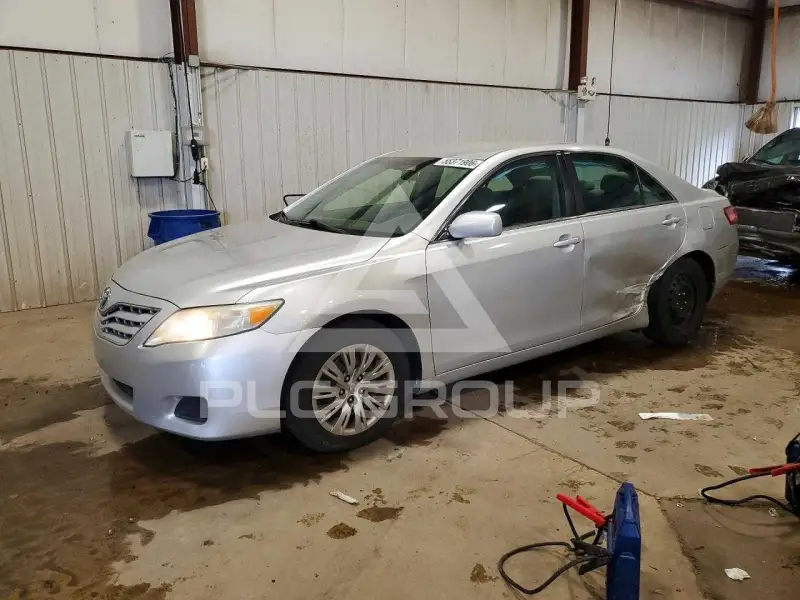 2011 Toyota CAMRY фото