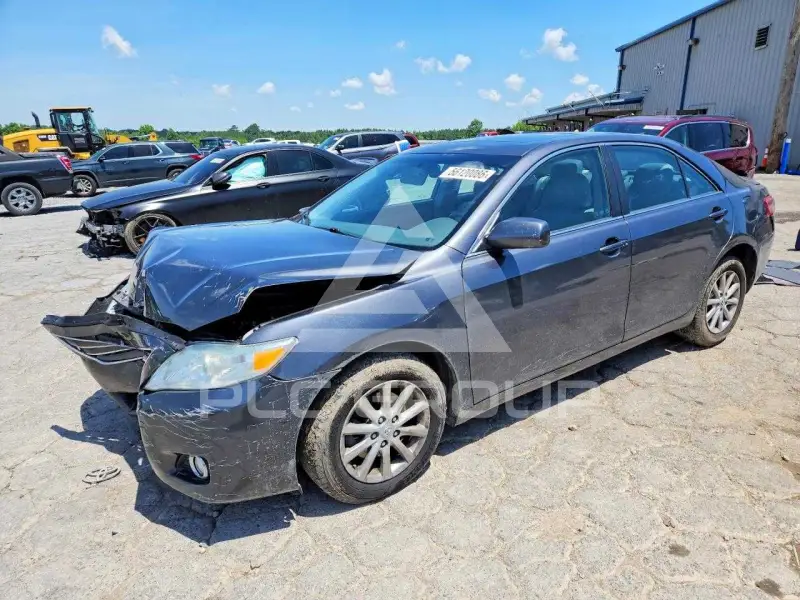 2011 Toyota CAMRY фото