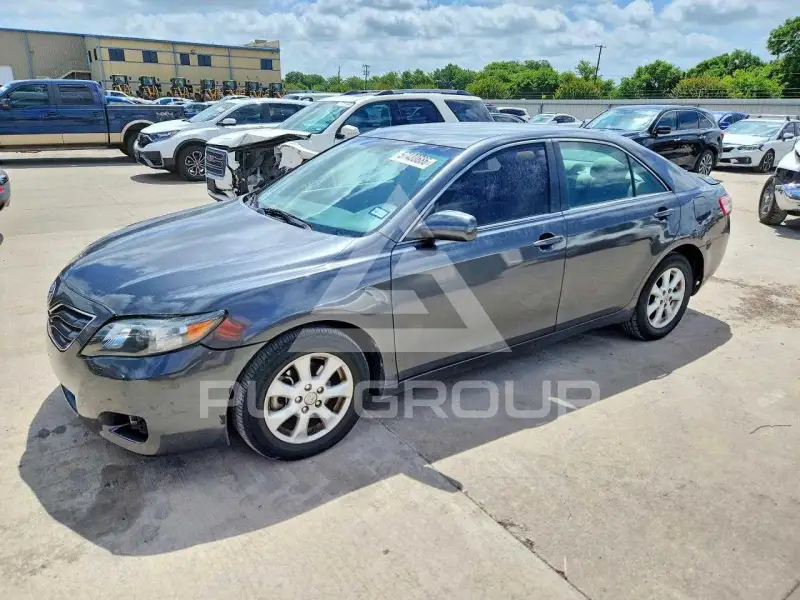 2011 Toyota CAMRY фото