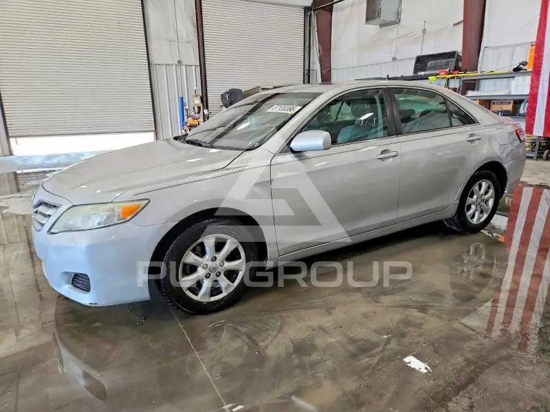2011 Toyota CAMRY фото