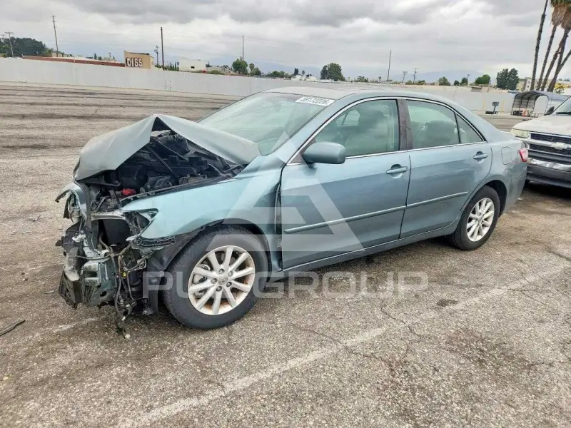 2011 Toyota CAMRY photo