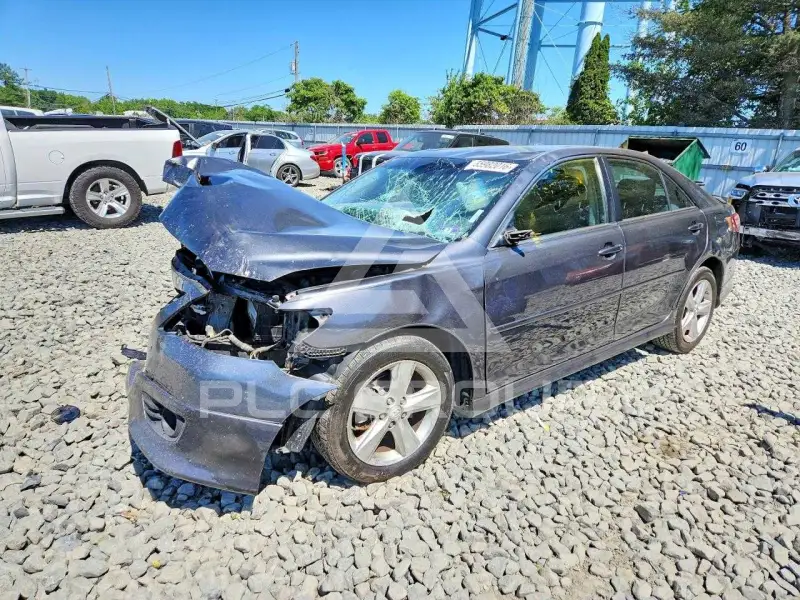 2011 Toyota CAMRY фото